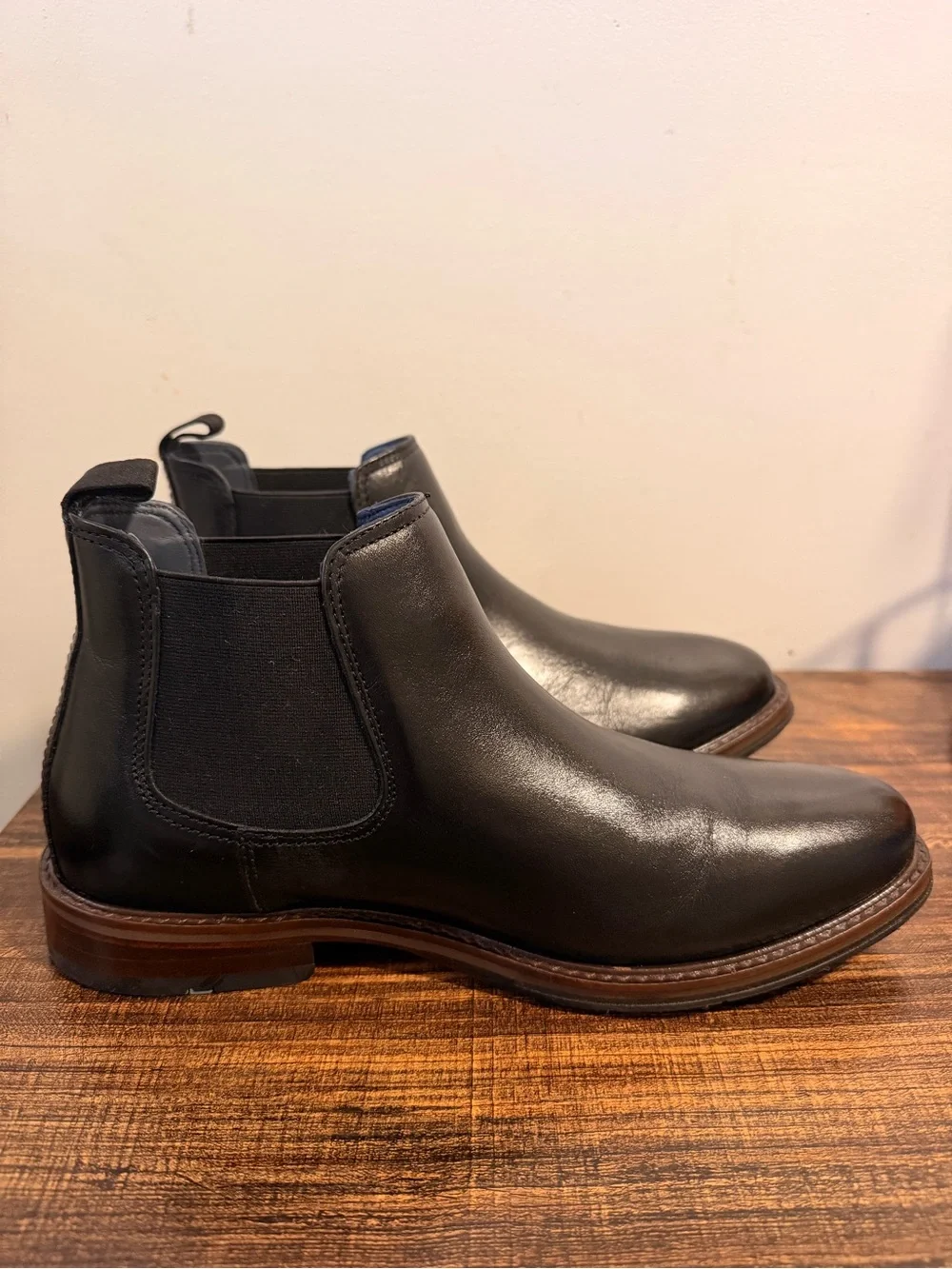 Johnston & Murphy Men's Black Leather Chelsea Boots size 8